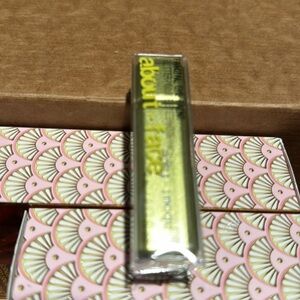 About face fractal glitter eye paint color sour note